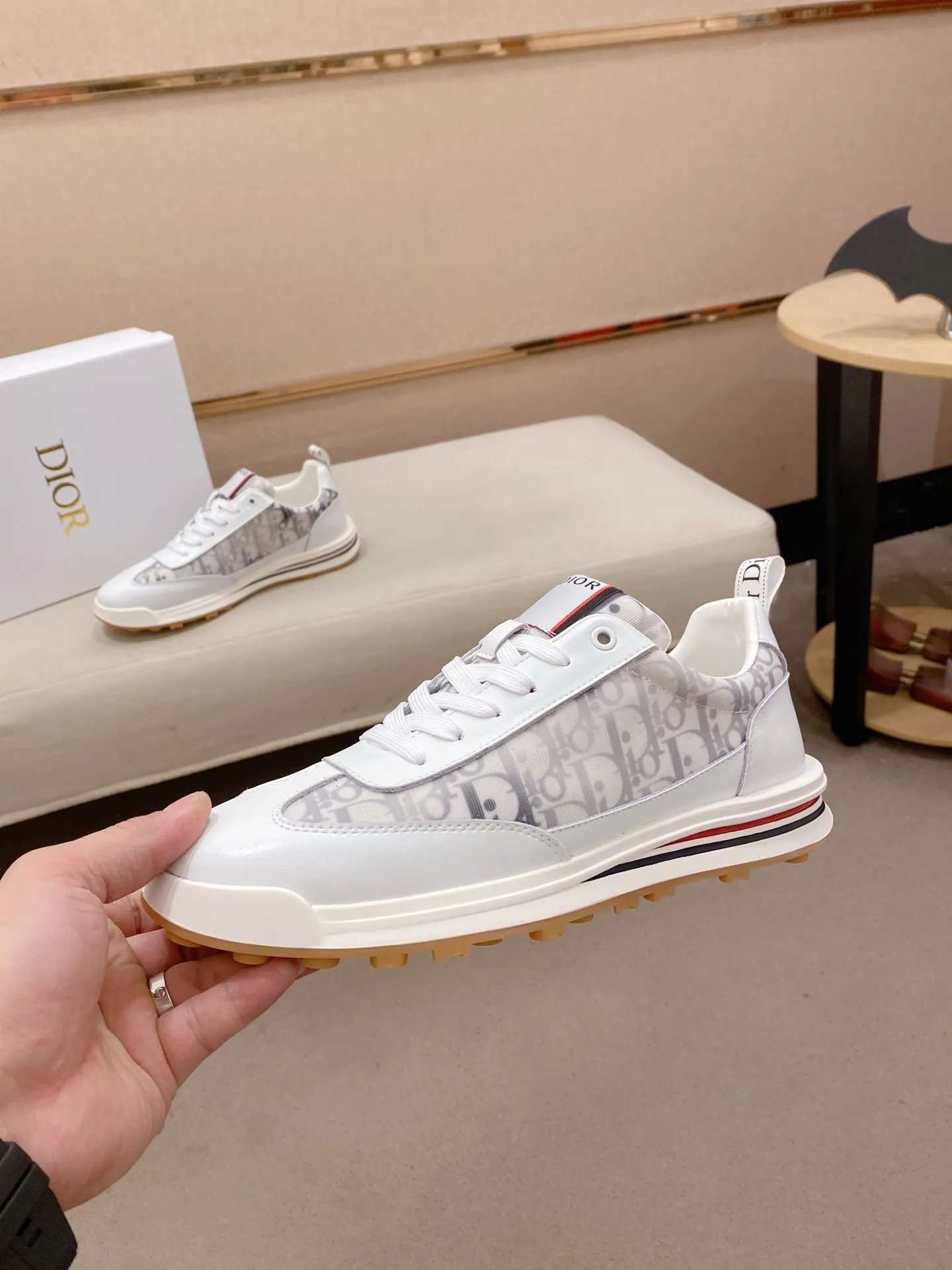 Factory price: 420💰[Dior·Dior] New casual sports style men's shoes, new spring and summer design, perfect workmanship, lace-up lazy style to create wardrobe quality, upper: imported cowhide, sheepskin lining is soft and comfortable, ultra-light TPU wear-resistant outsole, simple, versatile fashion men's shoes, excellent color code number 38--44. (Can be customized for 45 non-refundable)